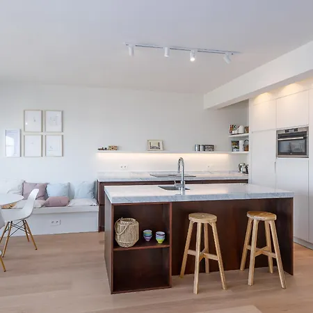 Royal Palace IV 147 * Ostend