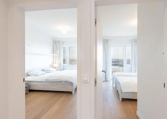 Royal Palace Iv 147 *